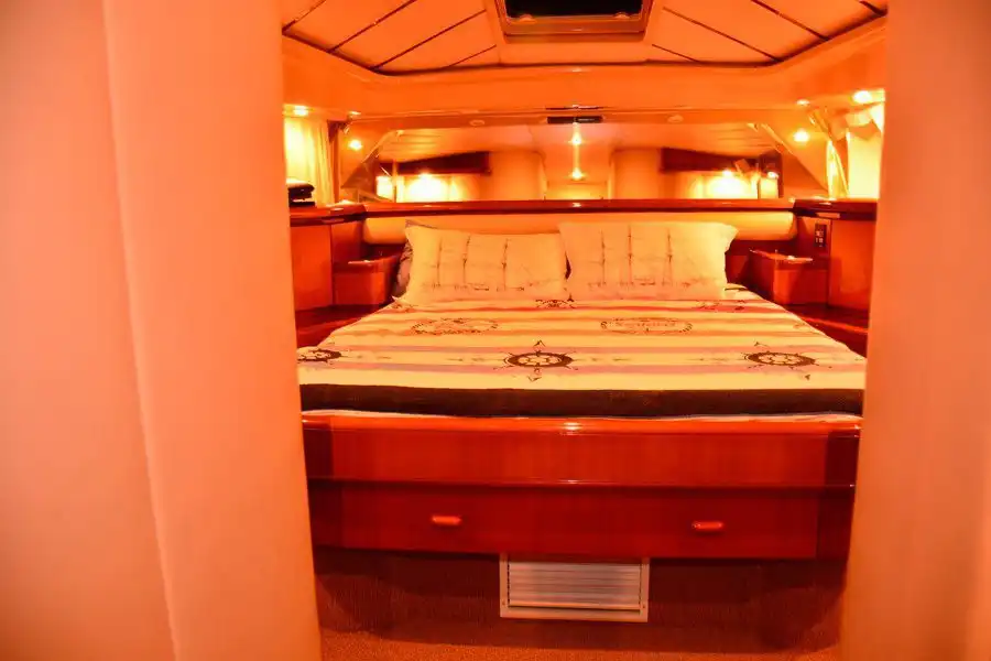 Alanya Yat Kiralama 20m Ferretti 620